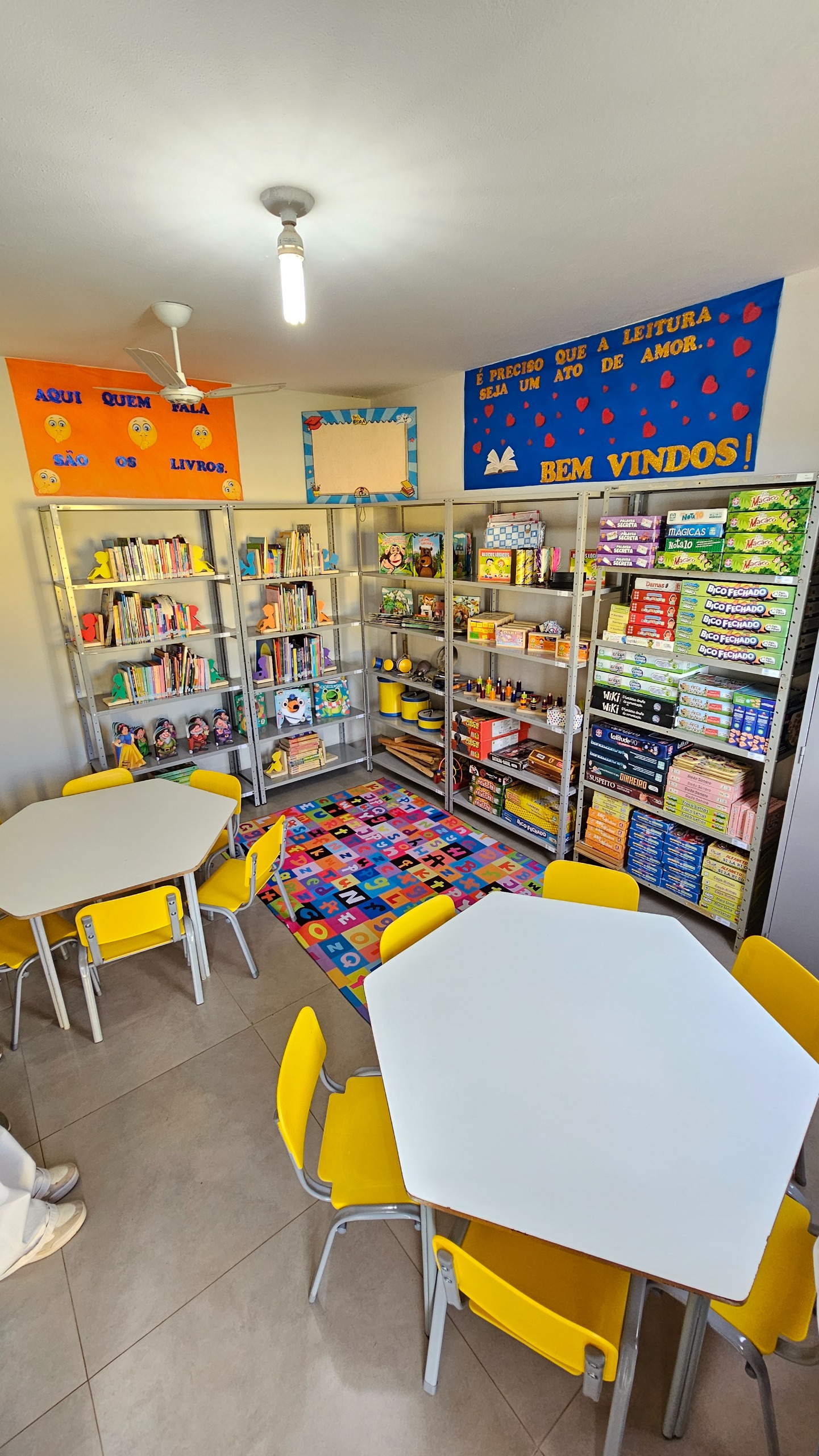Implantação Escolar: Um Novo Capítulo na Educação